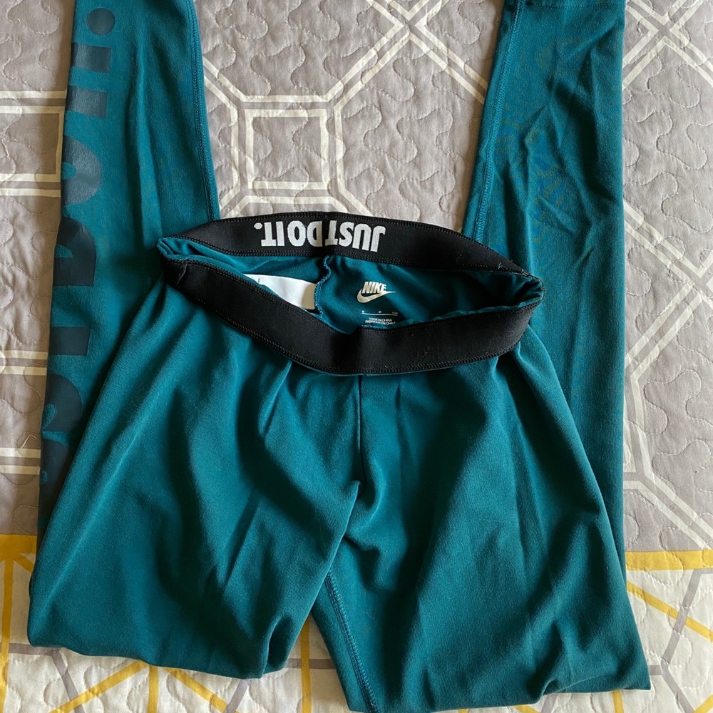 Nike leggings